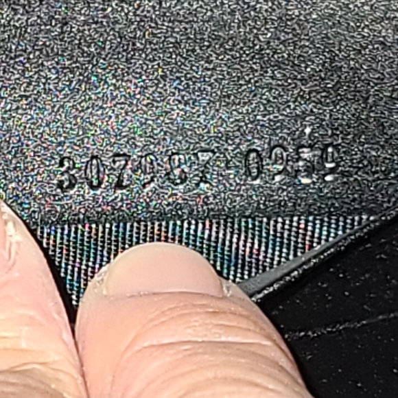 Authentic gucci zippered canvas long wallet for men - Picture 3 of 11